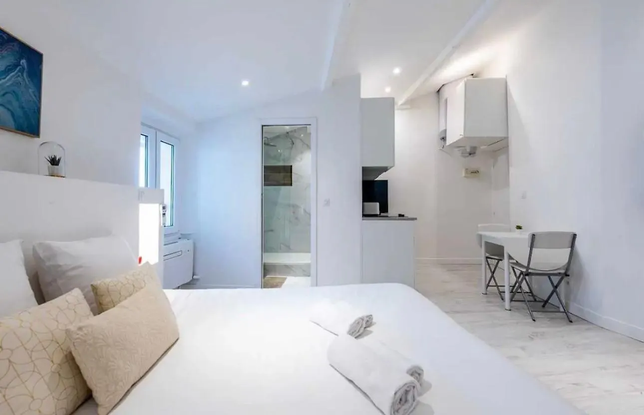 Suite Dali -Studio A Cannes 0*,